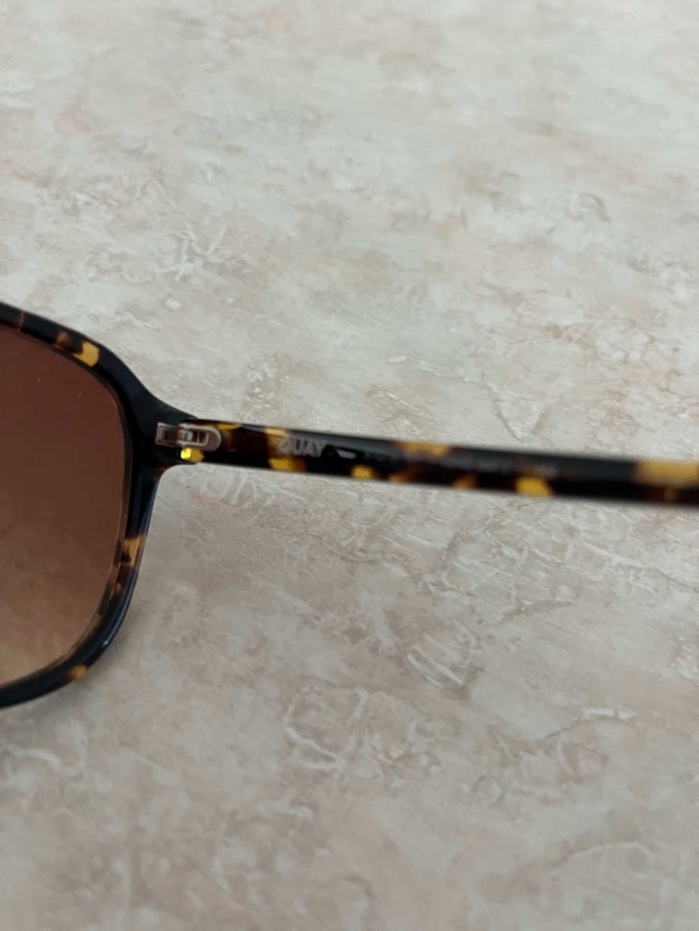 Quay Australia Tortoise Shell Sunglasses with Brown Gradient Lenses like new - Picture 6 of 9
